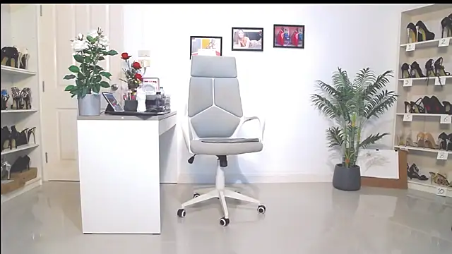 Hotbeebee online show from 03-09-25, 03:54