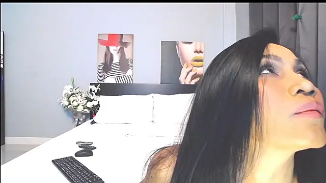 Hotbeebee online show from 03-11-25, 01:26