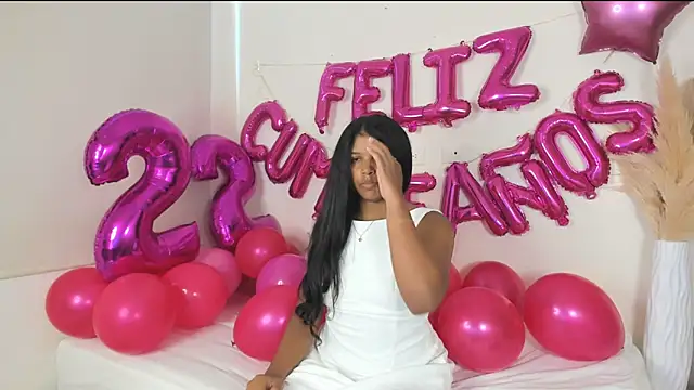 ZOEGARNER01 online show from 12-21-25, 07:32