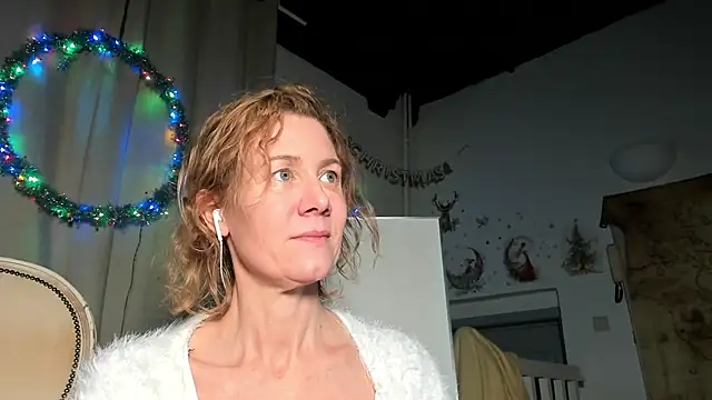 Lola Belgium online show from 12-30-24, 08:15