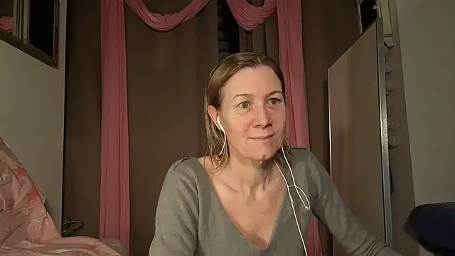 Snapshot of Lola_Belgium chatting on 02-03-26, 07:13 Lola Belgium online show from 02-03-26, 07:13