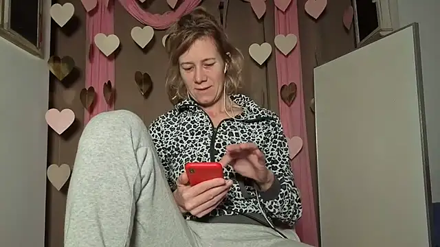 Snapshot of Lola_Belgium chatting on 02-08-26, 06:28 Lola Belgium online show from 02-08-26, 06:28