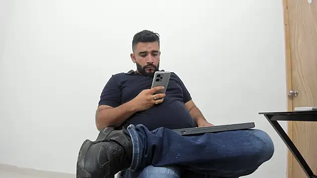 Snapshot of isearchcompany chatting on 10-24-25, 01:03 isearchcompany online show from 10-24-25, 01:03