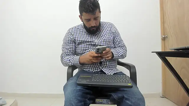 Snapshot of isearchcompany chatting on 11-20-25, 08:08 isearchcompany online show from 11-20-25, 08:08