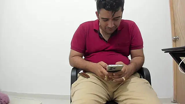 Snapshot of isearchcompany chatting on 11-27-25, 04:09 isearchcompany online show from 11-27-25, 04:09