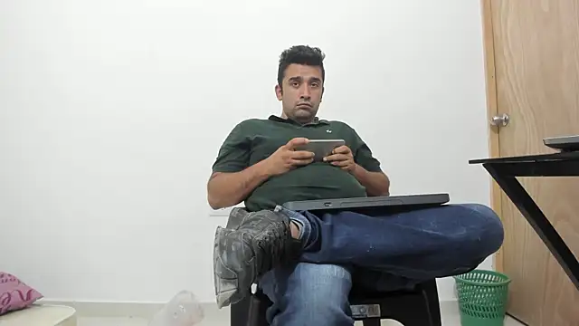 Snapshot of isearchcompany chatting on 11-29-25, 01:19 isearchcompany online show from 11-29-25, 01:19