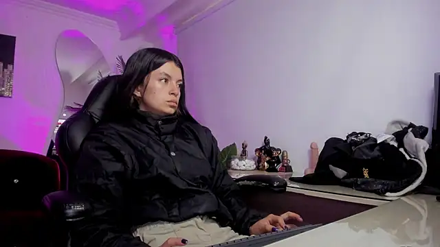 Meghan320 online show from 10-29-25, 11:34