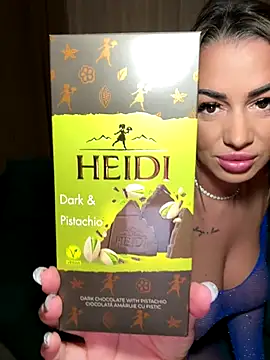 KirstieVegas online show from 10-18-25, 04:52