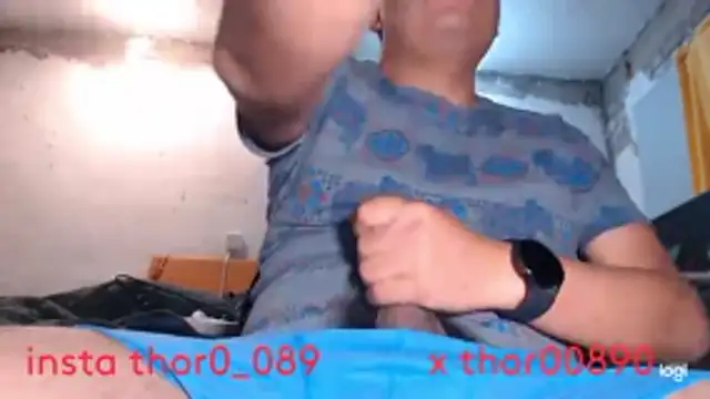 Snapshot of thor000089 chatting on 11-04-25, 05:17 thor000089 online show from 11-04-25, 05:17