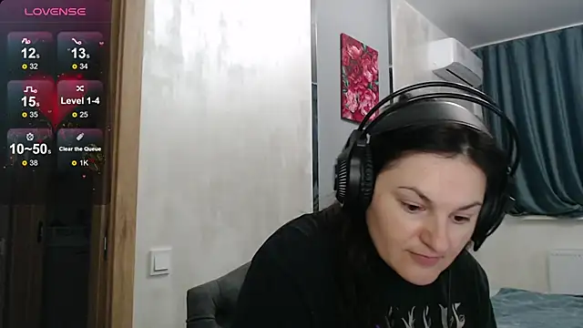 Stacy Davice online show from 10-17-25, 03:53