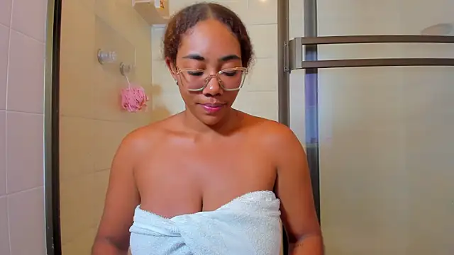 Aisharhodes00 online show from 12-11-24, 07:36