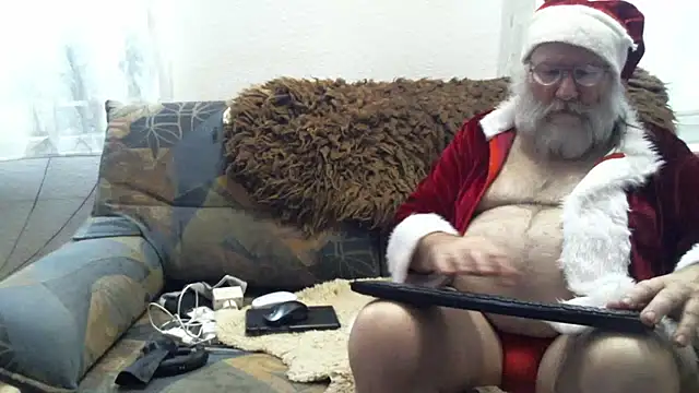 SexySantaC online show from 12-28-24, 07:01