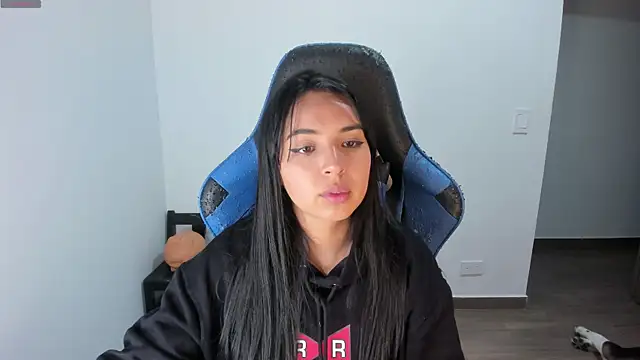 Miss Nicole online show from 10-11-25, 02:11