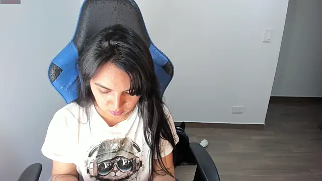 Miss Nicole online show from 10-22-25, 12:55