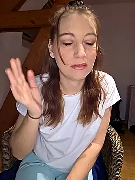 Snapshot of XLisaxx chatting on 02-21-26, 06:03 XLisaxx online show from 02-21-26, 06:03