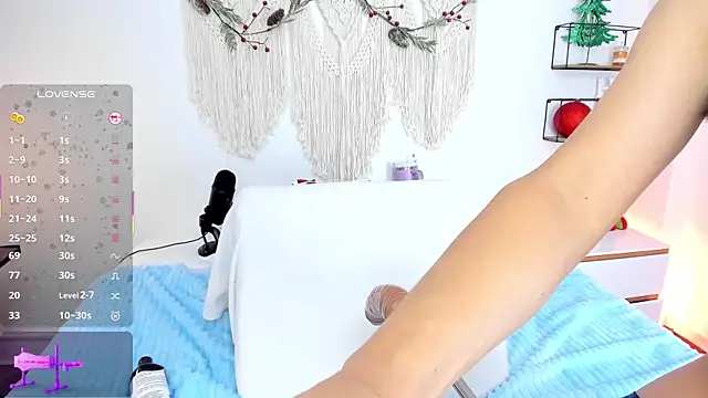 evaa rose online show from 12-14-25, 02:00