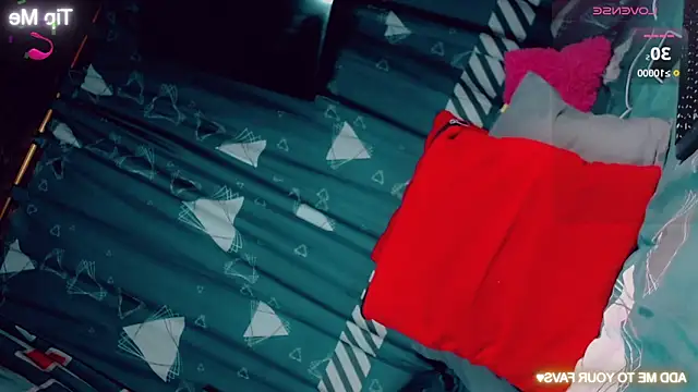 Snapshot of CharlotteBigCock chatting on 10-31-25, 02:51 CharlotteBigCock online show from 10-31-25, 02:51