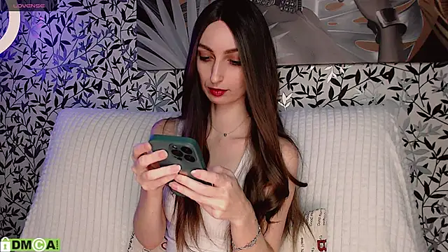  Amelle  online show from 11-24-25, 03:34