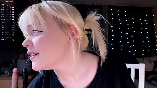 LisaLaas online show from 12-16-25, 08:14