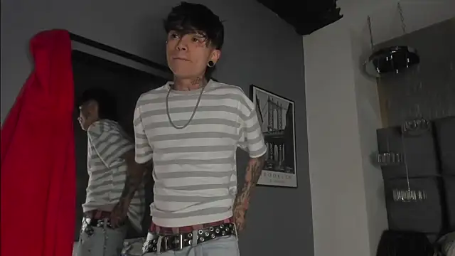 Snapshot of AcidMilo chatting on 12-22-24, 12:49 AcidMilo online show from 12-22-24, 12:49