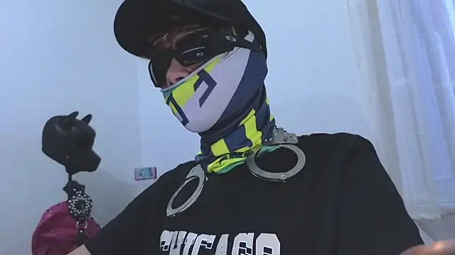 Snapshot of AcidMilo chatting on 02-17-25, 11:09 AcidMilo online show from 02-17-25, 11:09