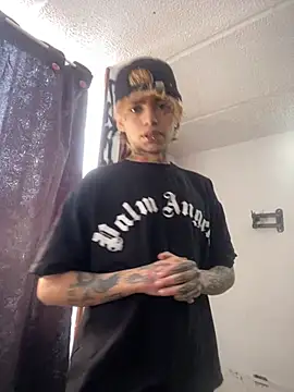 Snapshot of AcidMilo chatting on 09-30-25, 06:24 AcidMilo online show from 09-30-25, 06:24