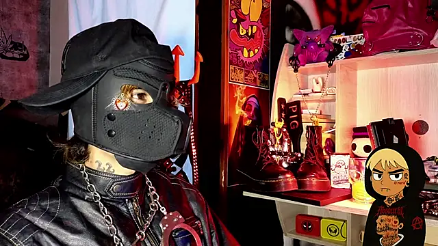 Snapshot of AcidMilo chatting on 10-12-25, 10:20 AcidMilo online show from 10-12-25, 10:20