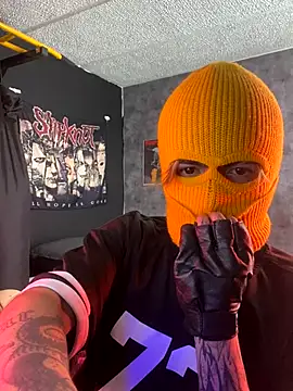 Snapshot of AcidMilo chatting on 10-21-25, 05:57 AcidMilo online show from 10-21-25, 05:57