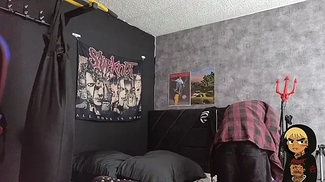 Snapshot of AcidMilo chatting on 11-06-25, 08:43 AcidMilo online show from 11-06-25, 08:43