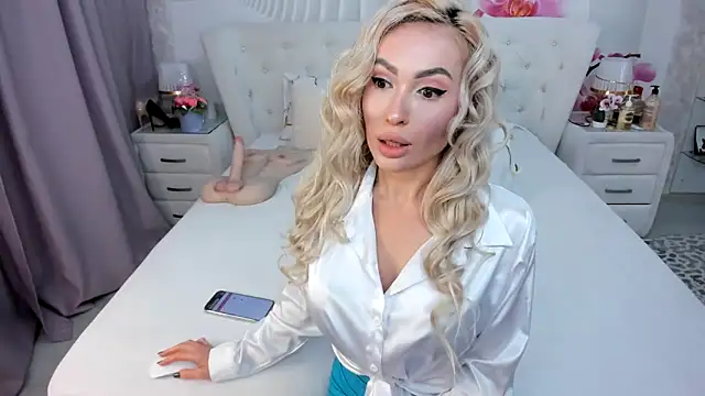 HottieSweetBritney online show from 04-11-26, 03:27