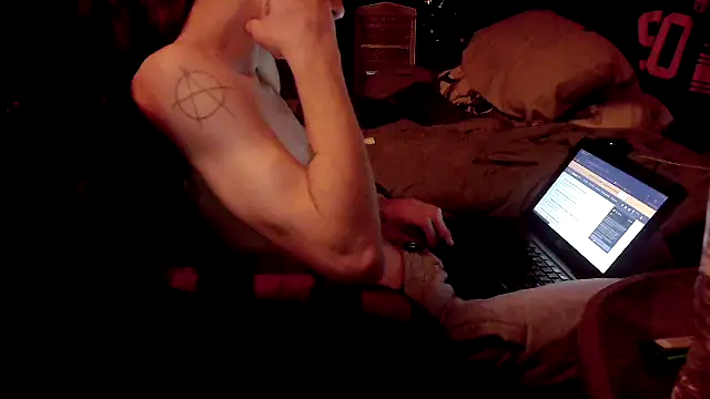 xxxTony999 online show from 11-04-25, 11:37