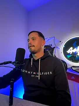 Snapshot of Jonkitzler1 chatting on 12-01-25, 05:07 Jonkitzler1 online show from 12-01-25, 05:07