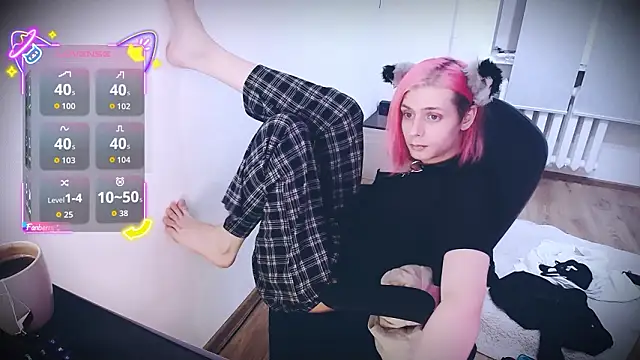 Littlepinkcat online show from 01-15-26, 04:33