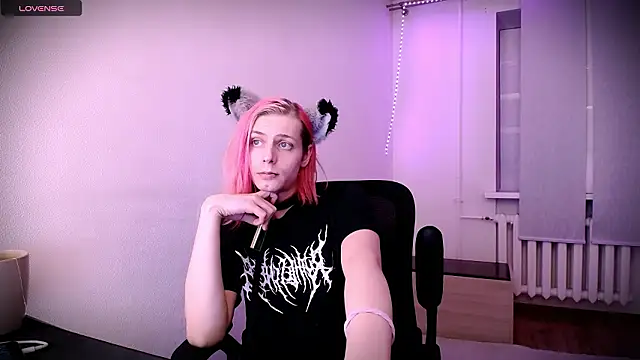 Littlepinkcat online show from 02-06-26, 12:59