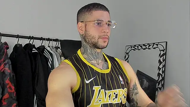  jamesleandros1 online show from 11-15-25, 09:54