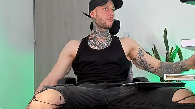  jamesleandros1 online show from 02-15-26, 06:26