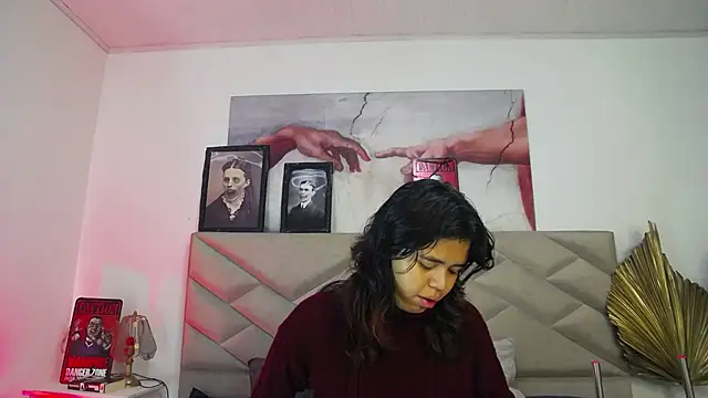 Snapshot of SabinaMerchetti chatting on 10-19-25, 02:45 SabinaMerchetti online show from 10-19-25, 02:45