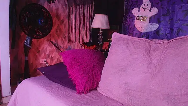 naomi kyse online show from 10-11-25, 03:06