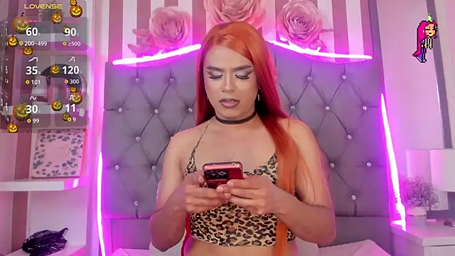 Snapshot of Star-Fire chatting on 10-24-25, 08:49 Star-Fire online show from 10-24-25, 08:49