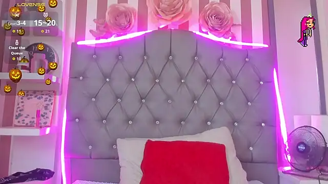 Snapshot of Star-Fire chatting on 10-30-25, 08:42 Star-Fire online show from 10-30-25, 08:42