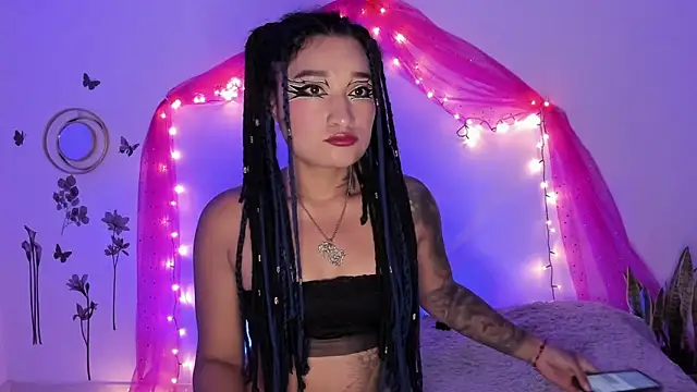 Snapshot of Eva_Lee_ chatting on 01-25-25, 06:01 Eva Lee  online show from 01-25-25, 06:01