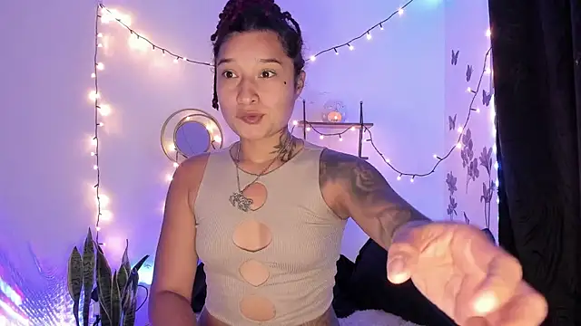 Snapshot of Eva_Lee_ chatting on 02-12-25, 04:23 Eva Lee  online show from 02-12-25, 04:23