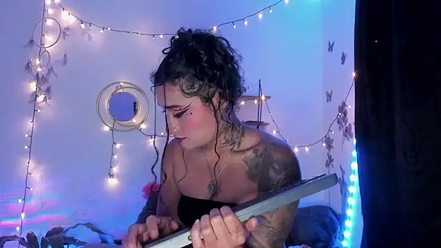 Snapshot of Eva_Lee_ chatting on 03-01-25, 06:24 Eva Lee  online show from 03-01-25, 06:24