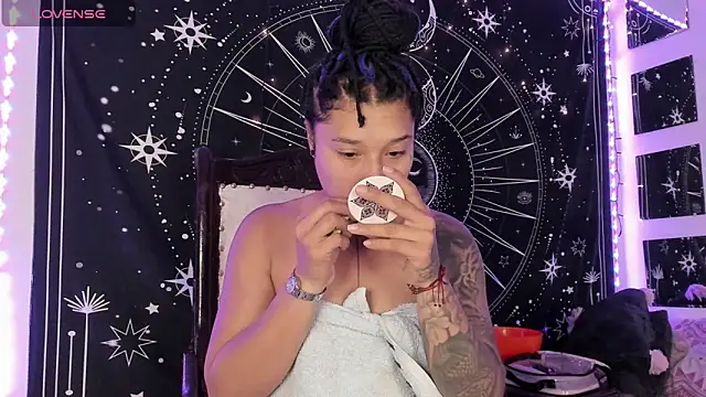 Snapshot of Eva_Lee_ chatting on 09-21-25, 06:26 Eva Lee  online show from 09-21-25, 06:26