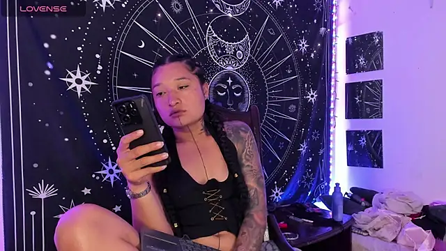 Snapshot of Eva_Lee_ chatting on 10-10-25, 07:40 Eva Lee  online show from 10-10-25, 07:40