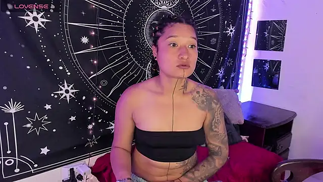 Snapshot of Eva_Lee_ chatting on 10-15-25, 07:52 Eva Lee  online show from 10-15-25, 07:52