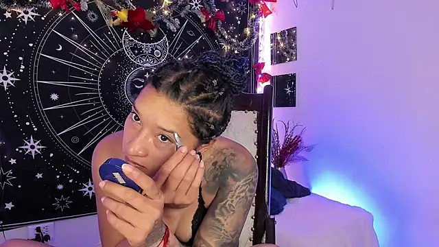 Snapshot of Eva_Lee_ chatting on 12-14-25, 08:41 Eva Lee online show from 12-14-25, 08:41