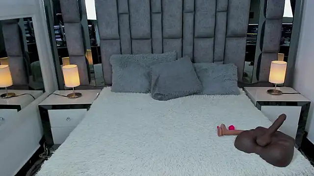 EMMAHILL1 online show from 12-15-25, 11:03