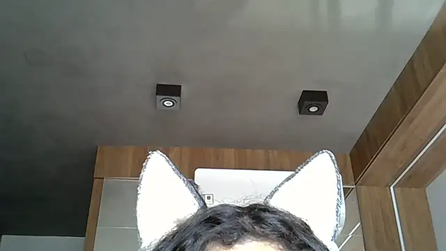 Skinny-Kitten online show from 10-17-25, 06:10