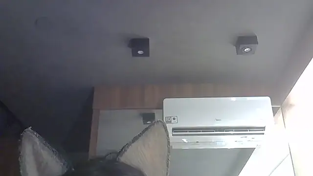 Skinny-Kitten online show from 11-15-25, 05:31